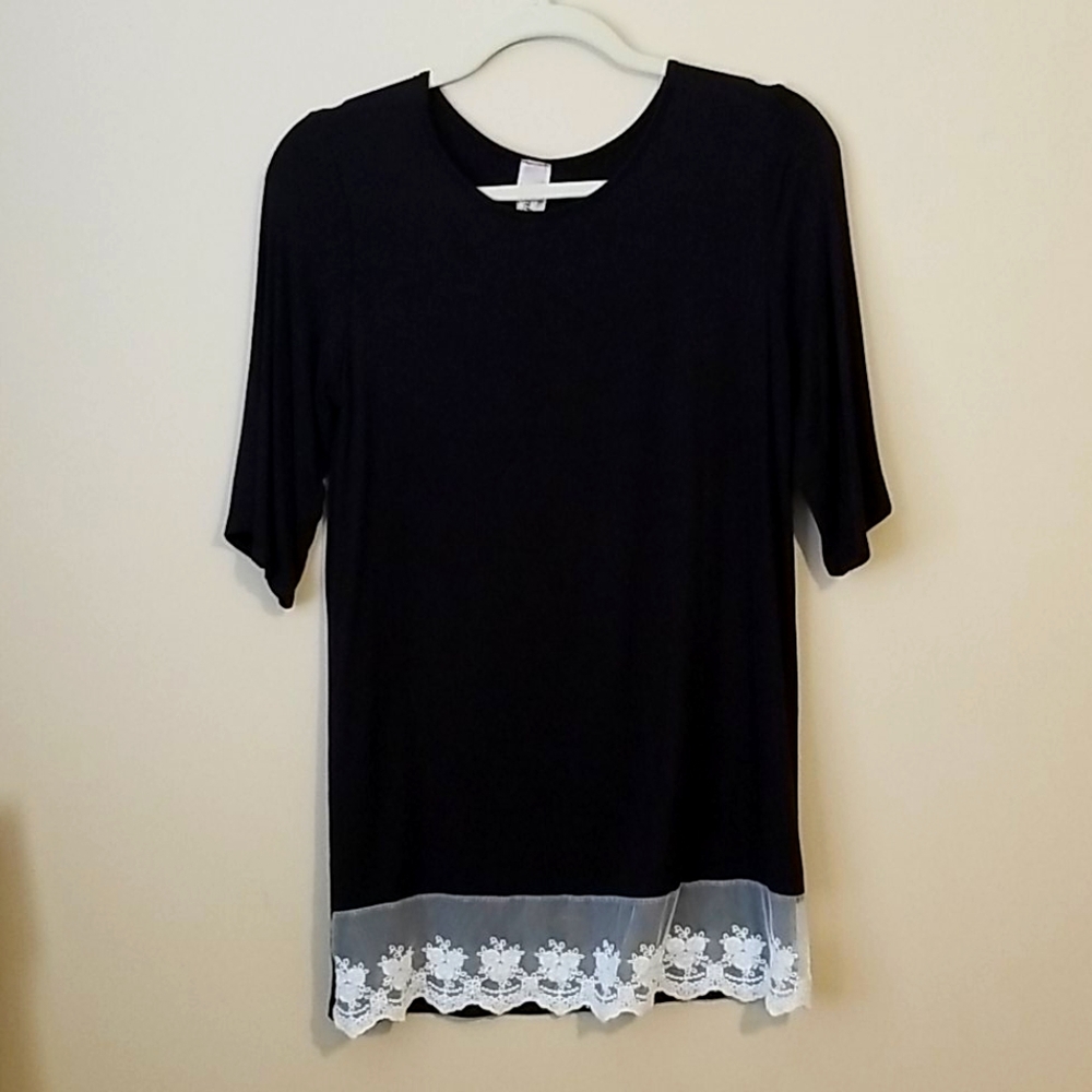 Evelie Black and White Lace Trim Tunic